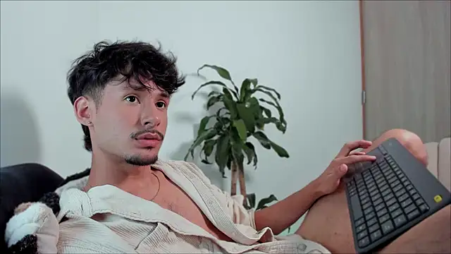 dimitri targaryen online show from 02/21/25, 02:06