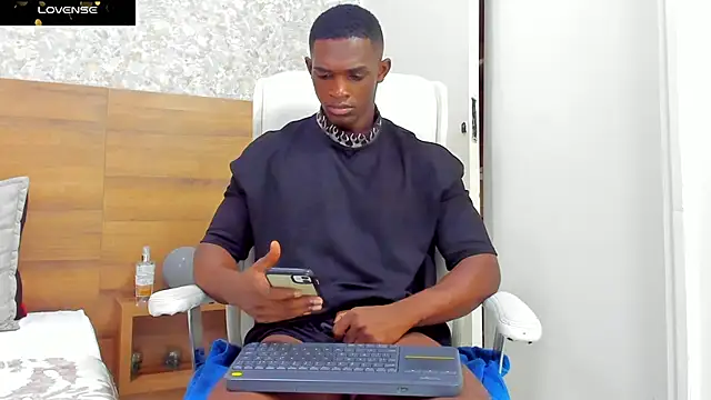 nicolaskan online show from 12/12/24, 12:44