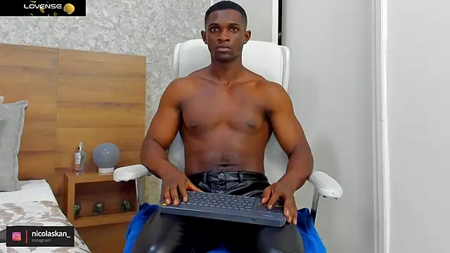 nicolaskan online show from 12/14/24, 03:04