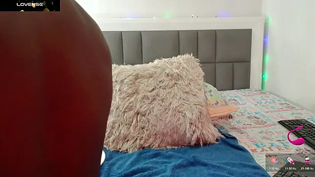 Snapshot of nicolaskan chatting on 02/25/26, 12:37 nicolaskan online show from 02/25/26, 12:37