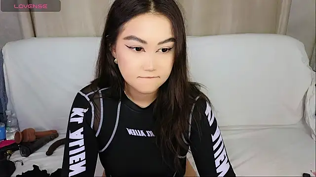 Diana Moon  online show from 05/23/26, 05:39