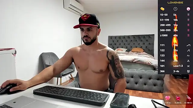 supermanboy94 online show from 10/24/25, 05:37