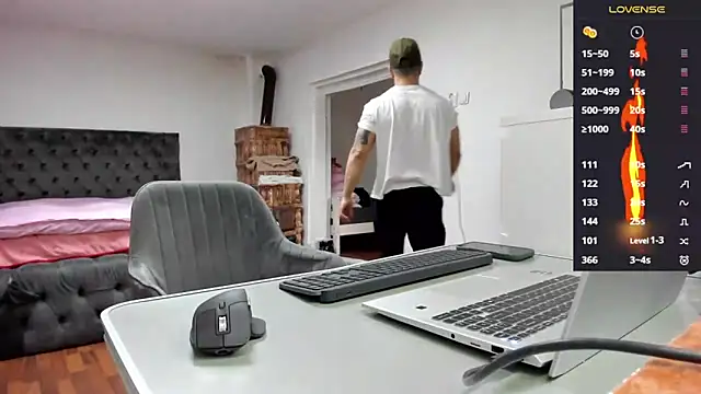 supermanboy94 online show from 02/25/26, 06:34