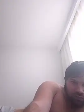 raducelfrumos99 online show from 12/14/25, 11:37