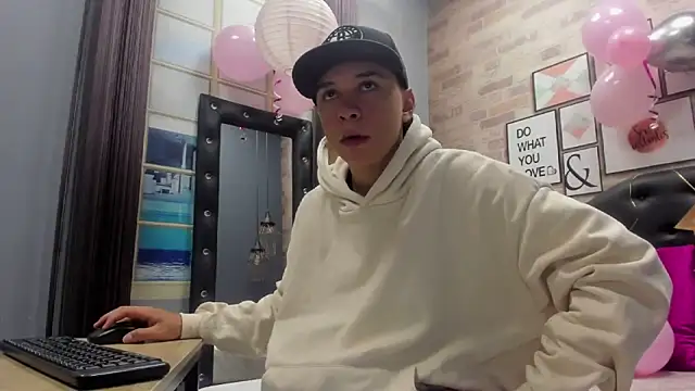 Rhaegal hot online show from 02/08/25, 01:33