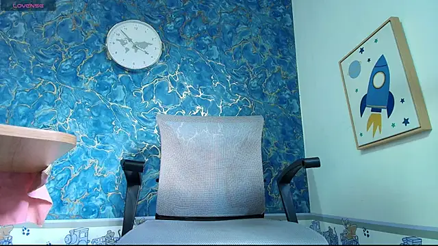 Rhaegal hot online show from 10/18/25, 08:53