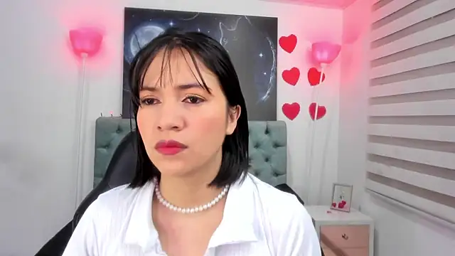 lina bedoya  online show from 03/11/25, 11:44