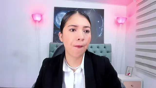 lina bedoya  online show from 03/19/25, 11:39