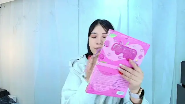 lina bedoya  online show from 10/11/25, 11:42