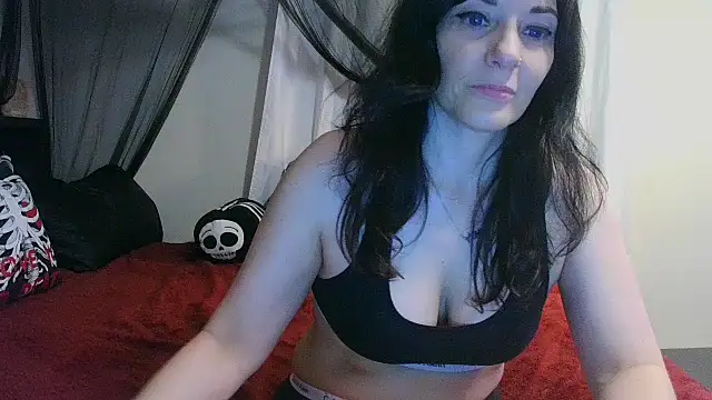 CrystalLakeXO online show from 03/10/26, 04:50