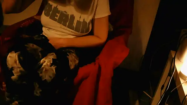 Everydayonli online show from 10/26/25, 06:47