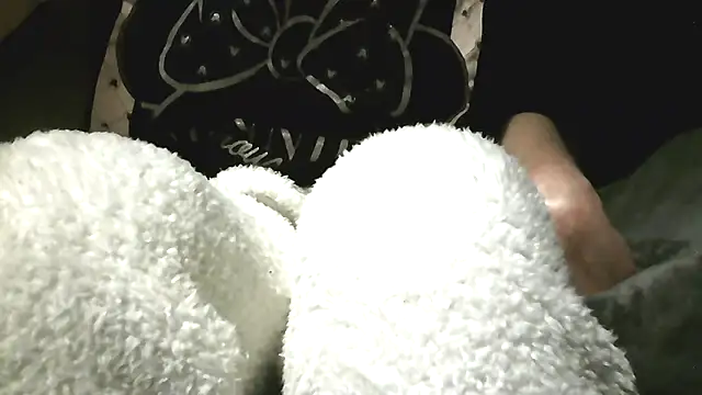 Snapshot of Everydayonli chatting on 02/05/26, 04:00 Everydayonli online show from 02/05/26, 04:00