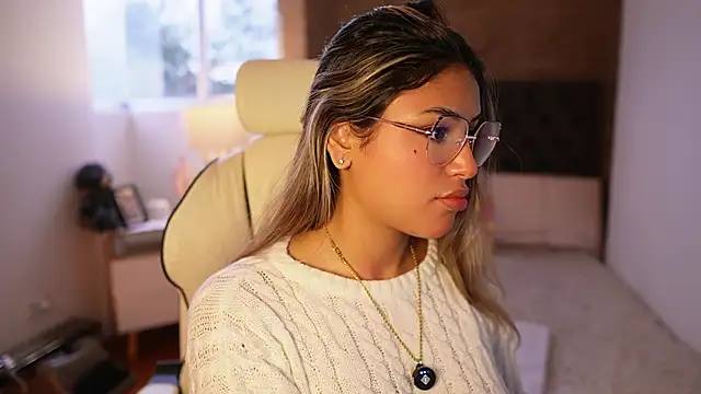 SaraParisi online show from 03/15/25, 10:44