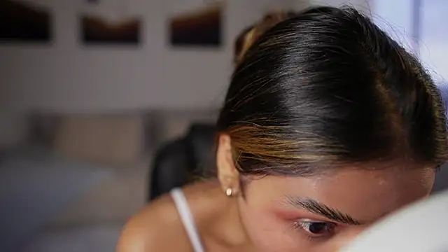 SaraParisi online show from 10/23/25, 10:30