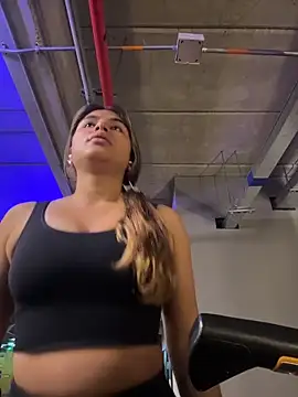 SaraParisi online show from 11/13/25, 05:01