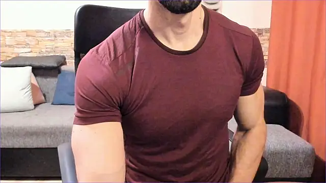 HotHunkTrainer online show from 11/23/25, 08:47