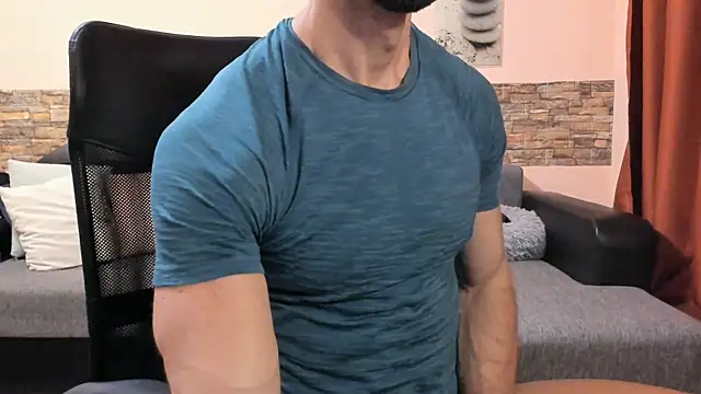 HotHunkTrainer online show from 07/16/26, 07:25