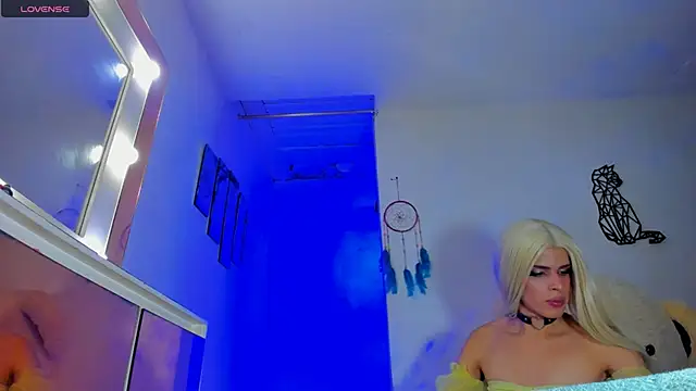 emperatrizhotwolf online show from 03/18/25, 07:41