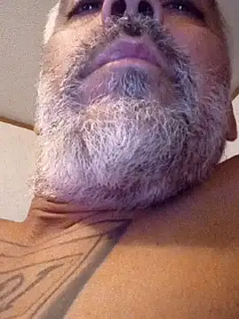 Xoc8  online show from 12/17/24, 09:28