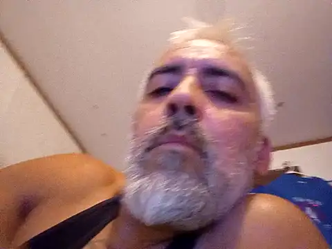 Xoc8  online show from 12/18/24, 08:53