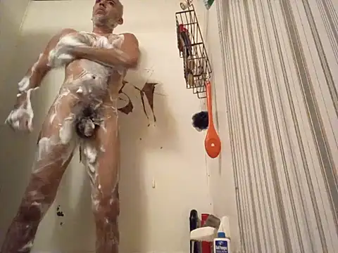 Xoc8  online show from 12/31/24, 01:15