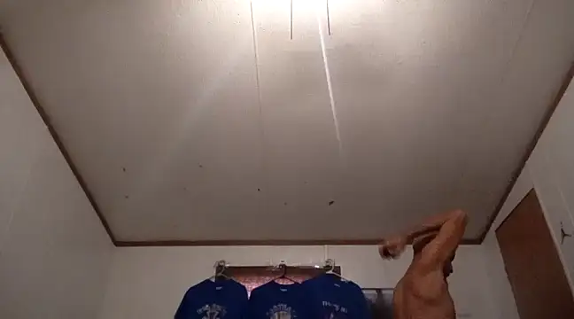 Xoc8  online show from 01/04/25, 07:34