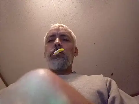 Xoc8  online show from 02/22/25, 08:29