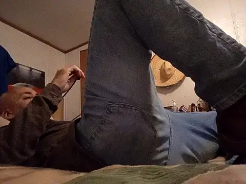 Xoc8  online show from 03/03/25, 06:33