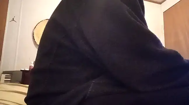 Xoc8  online show from 03/07/25, 12:01