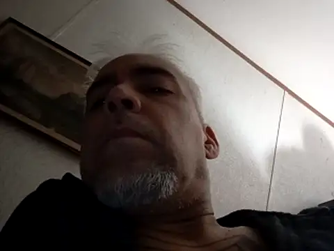 Xoc8  online show from 11/05/25, 06:52