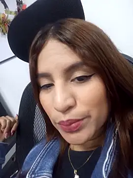 AnthonelaDuque online show from 12/16/25, 12:48