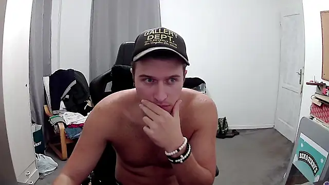 PKrisztian online show from 10/06/25, 07:22