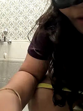 Snapshot of Selina_6 chatting on 01/15/25, 11:51 Selina 6 online show from 01/15/25, 11:51