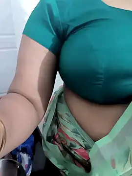 Snapshot of Selina_6 chatting on 01/24/25, 03:02 Selina 6 online show from 01/24/25, 03:02