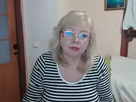 EvelynLoveShy online show from 12/24/24, 08:11