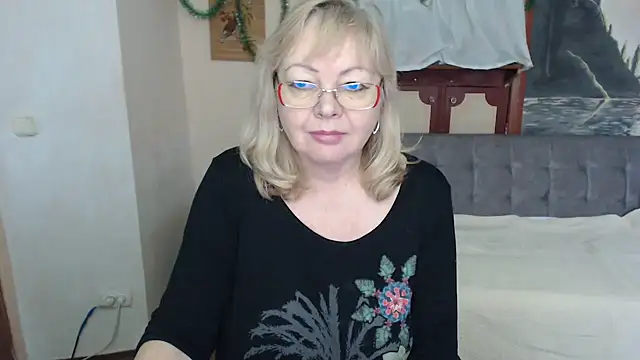 EvelynLoveShy online show from 01/09/26, 11:02