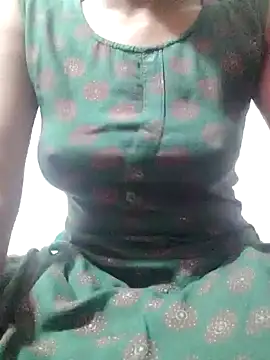 rituporna2004 online show from 01/15/25, 02:24