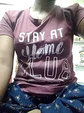 rituporna2004 online show from 02/13/25, 11:58