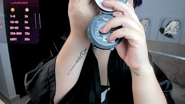 AilynRed online show from 10/04/25, 08:51