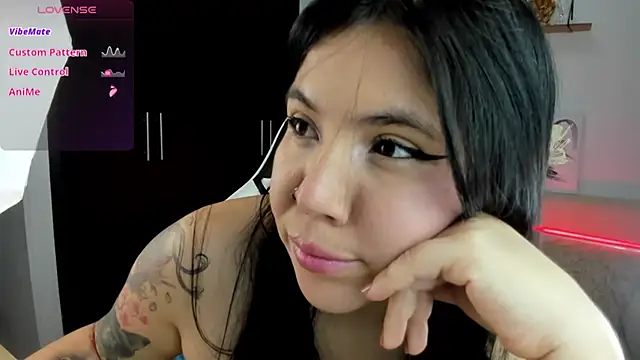 AilynRed online show from 10/09/25, 01:47