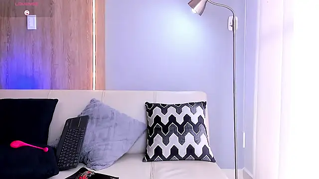 SymonPrince online show from 11/30/25, 06:12