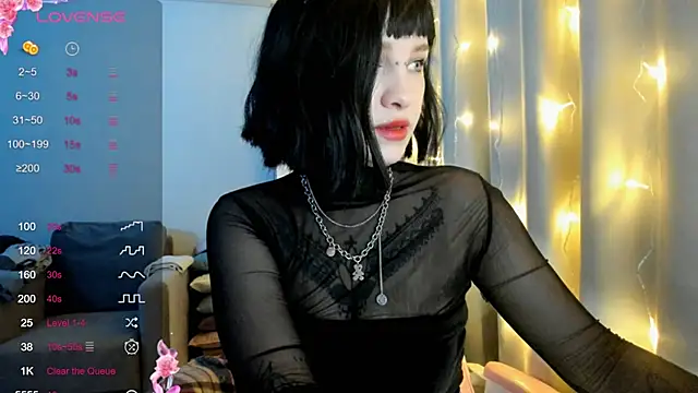 Snapshot of Ledy_WWWII chatting on 02/06/25, 03:20 Ledy WWWII online show from 02/06/25, 03:20