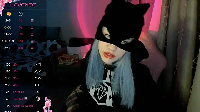 Snapshot of Ledy_WWWII chatting on 02/12/25, 04:00 Ledy WWWII online show from 02/12/25, 04:00