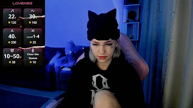 Snapshot of Ledy_WWWII chatting on 02/26/25, 05:07 Ledy WWWII online show from 02/26/25, 05:07
