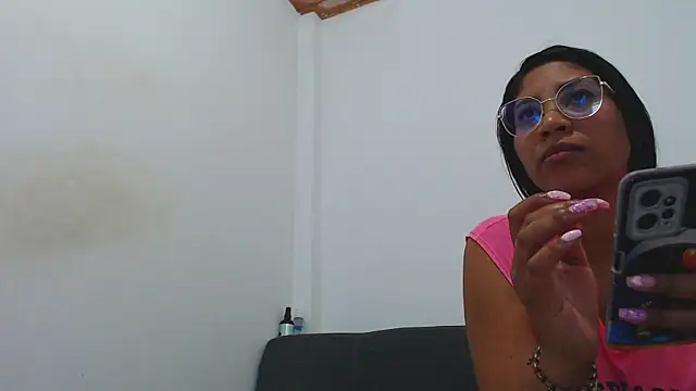 MiaJoness13 online show from 12/18/24, 09:08