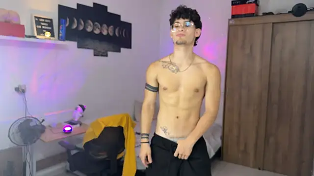 Kisan Smith online show from 11/04/25, 02:21