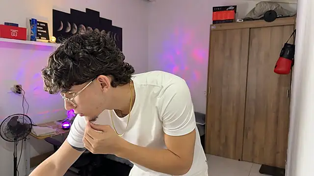 Kisan Smith online show from 11/24/25, 02:00