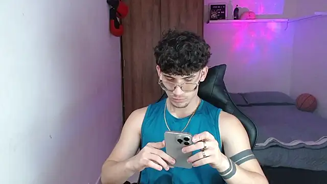 Kisan Smith online show from 03/12/26, 02:39