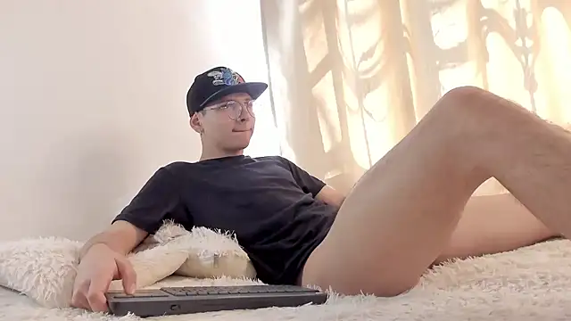 a lejandro 0 8 online show from 12/07/24, 05:53