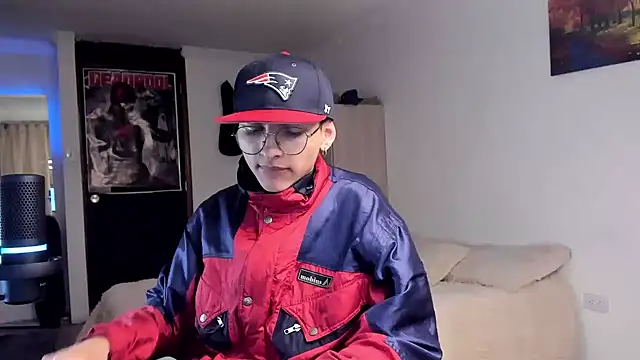 a lejandro 0 8 online show from 12/08/24, 04:14